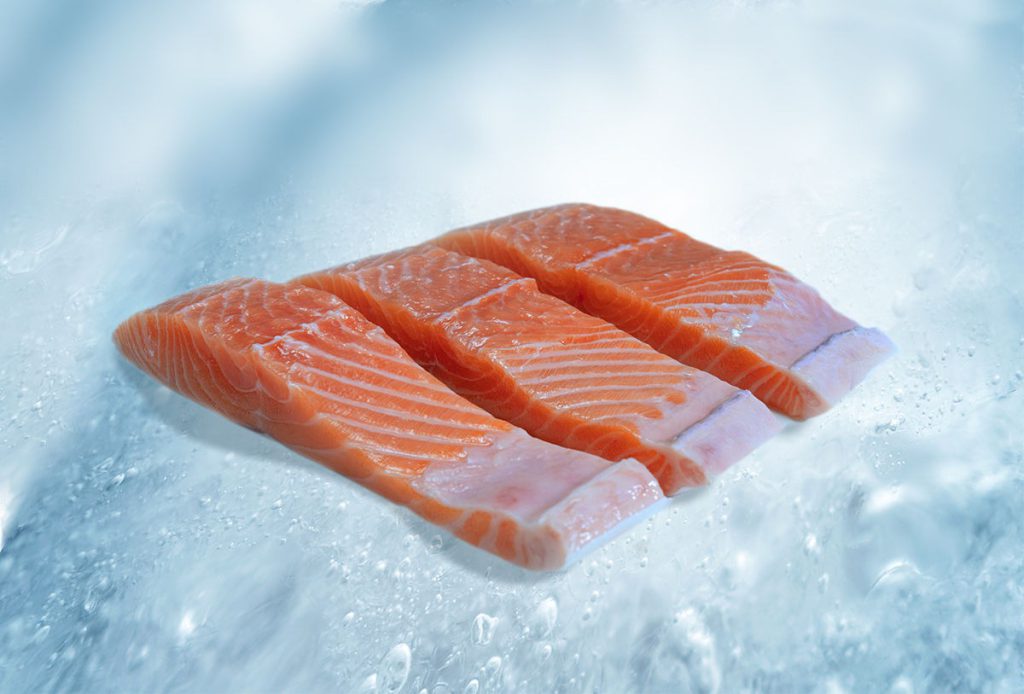 Salmon slices with fat rim